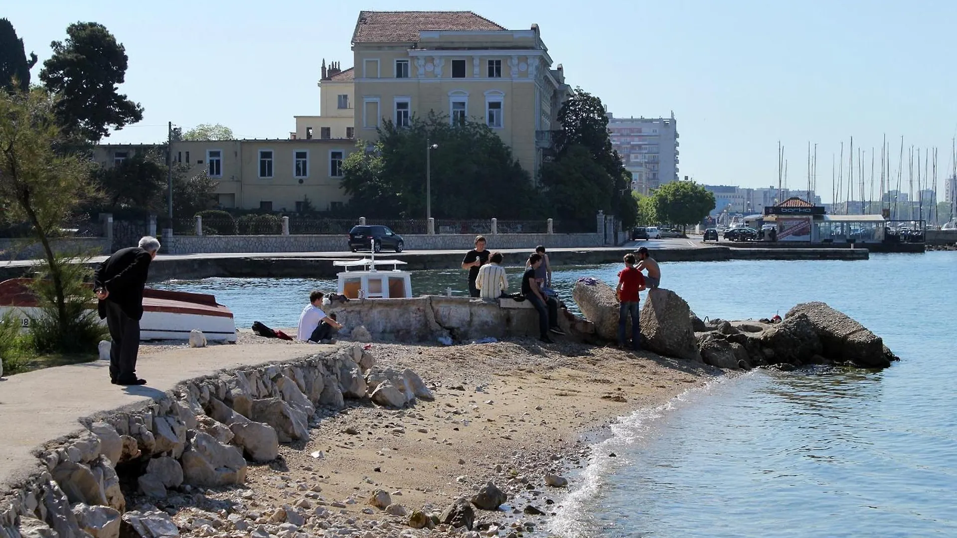 Guest house Apartments And Rooms With Parking Space Zadar - 21805