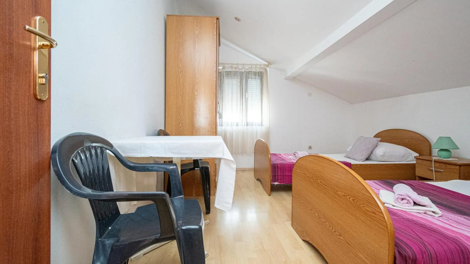 Guest house Apartments And Rooms With Parking Space Zadar - 21805